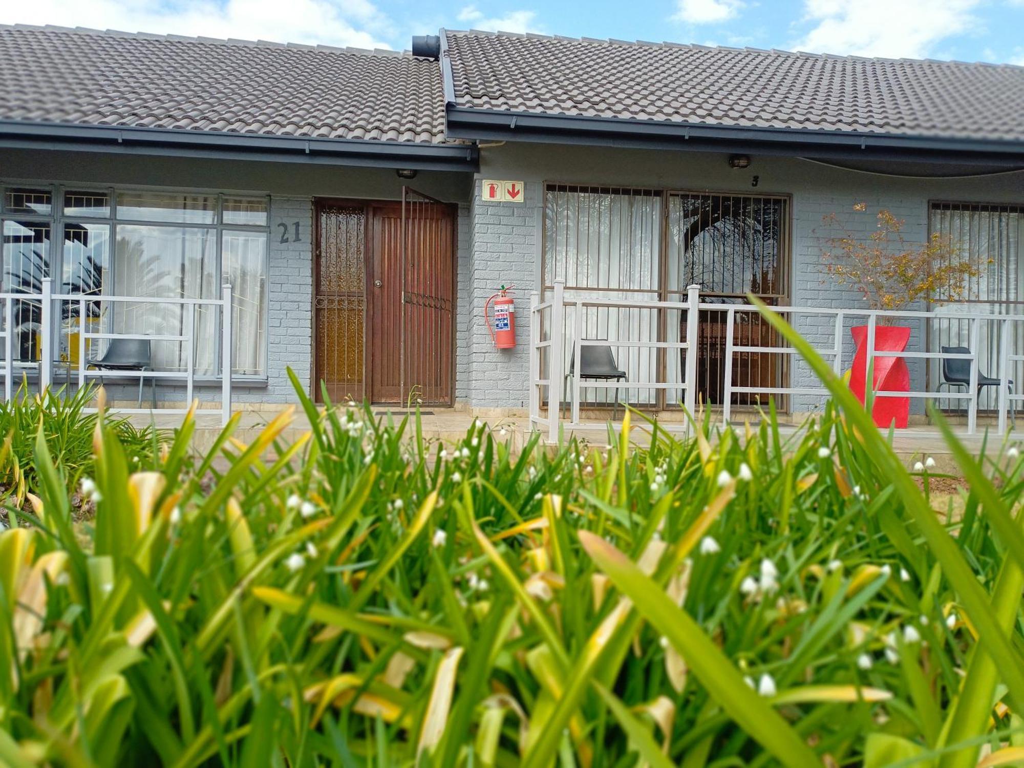 21 On Coetzee Guest House Bloemfontein Exterior photo