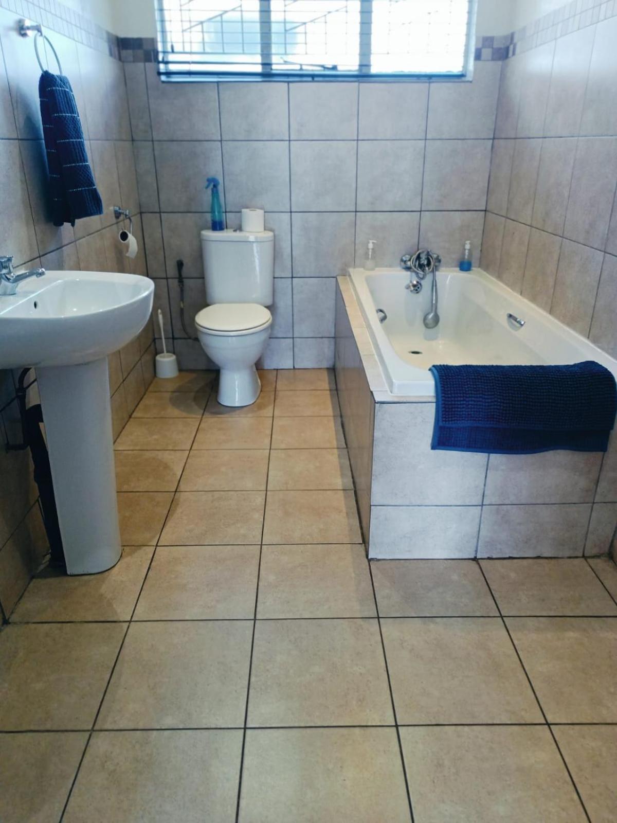 21 On Coetzee Guest House Bloemfontein Exterior photo
