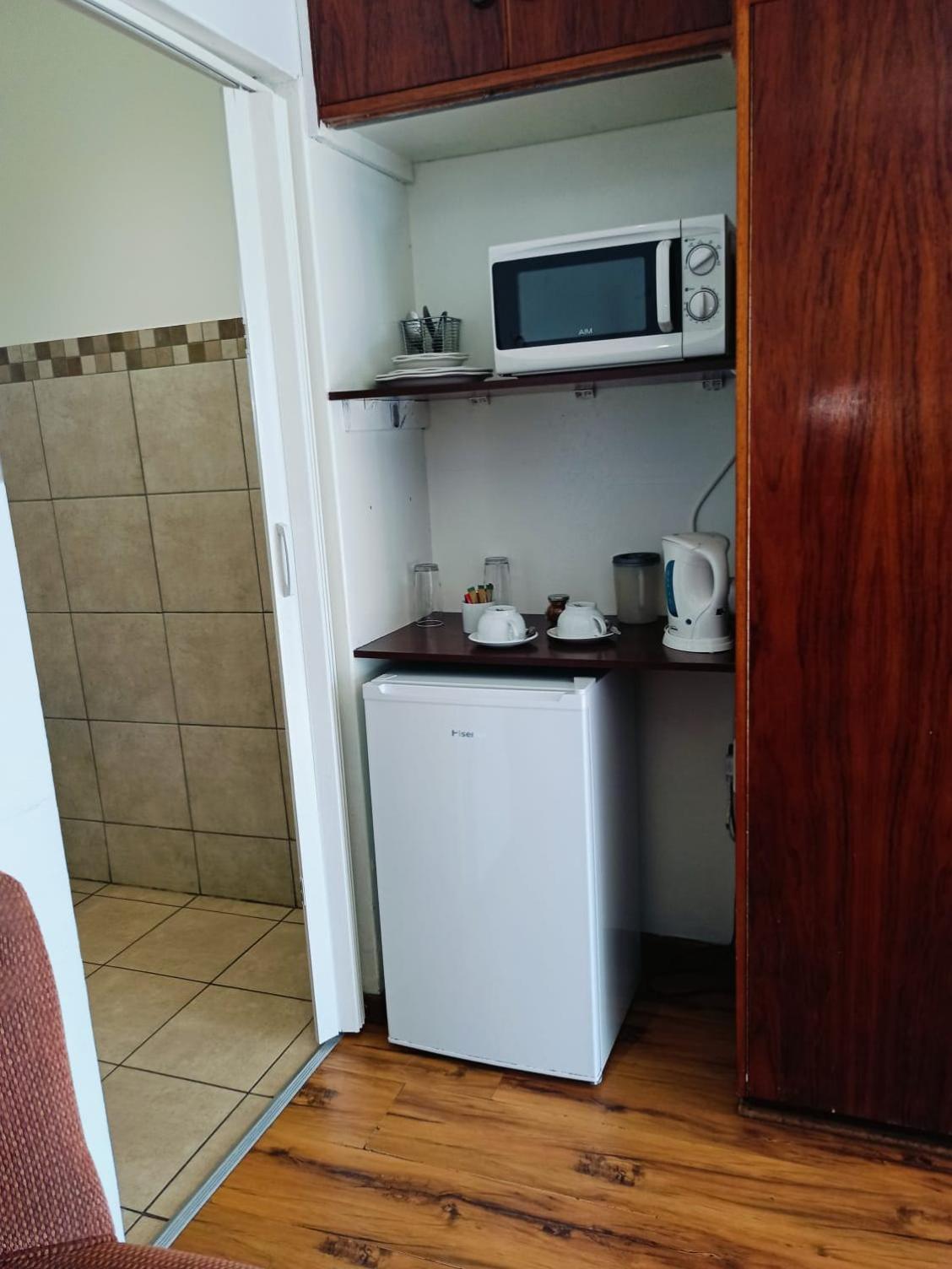 21 On Coetzee Guest House Bloemfontein Room photo