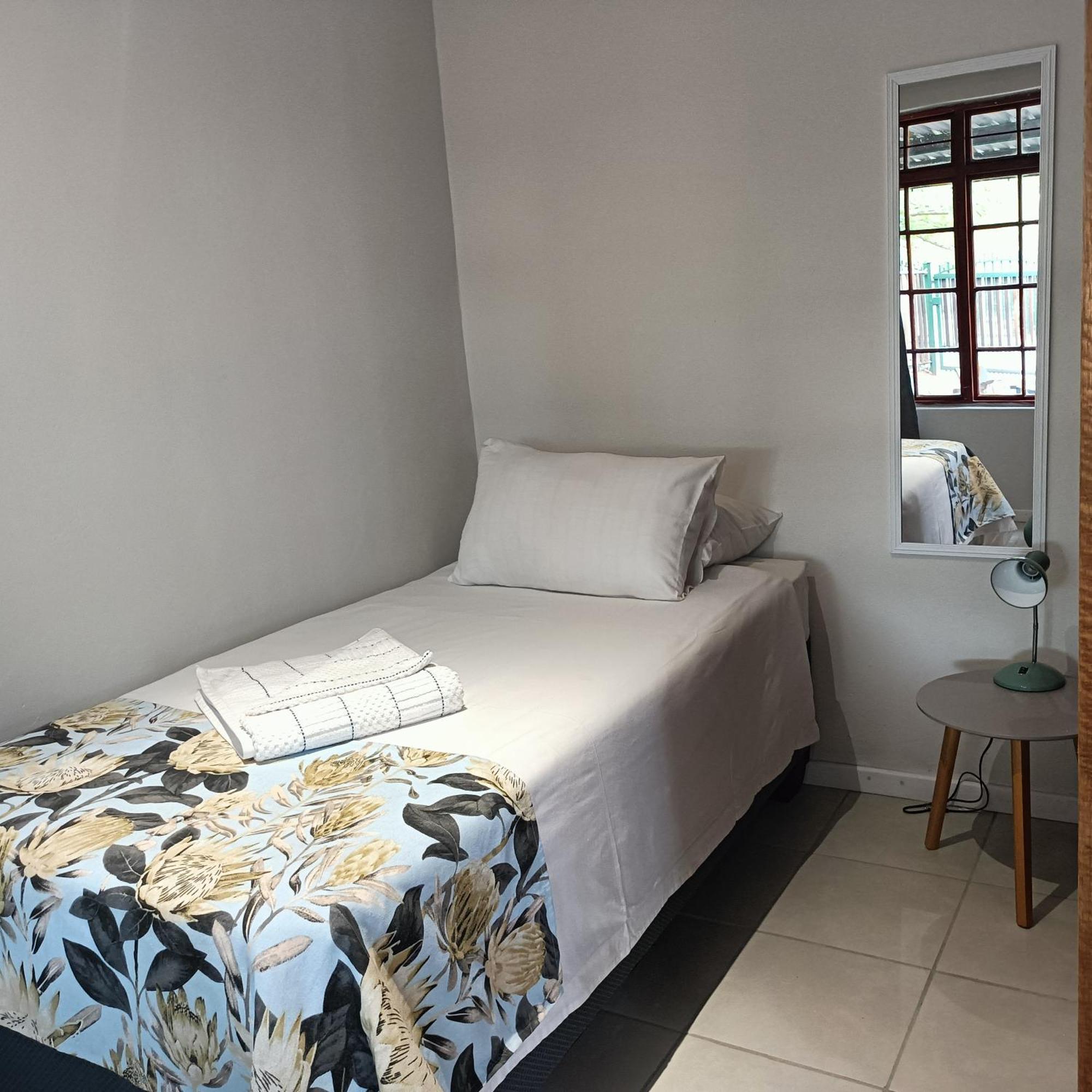 21 On Coetzee Guest House Bloemfontein Exterior photo