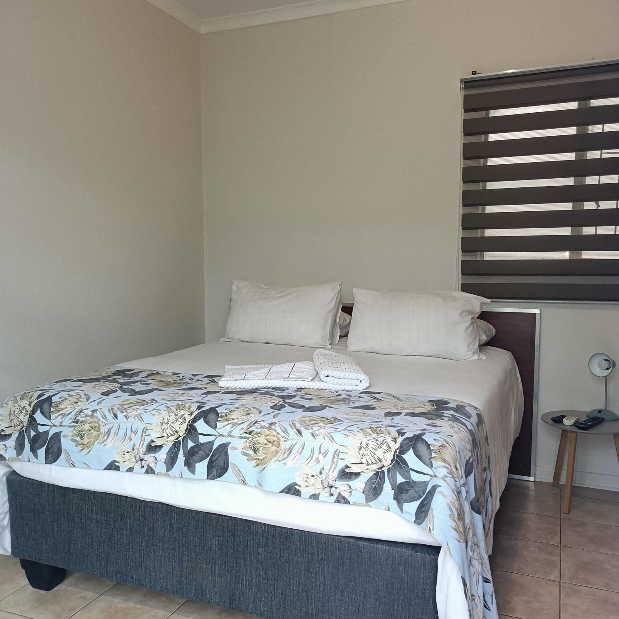 21 On Coetzee Guest House Bloemfontein Exterior photo